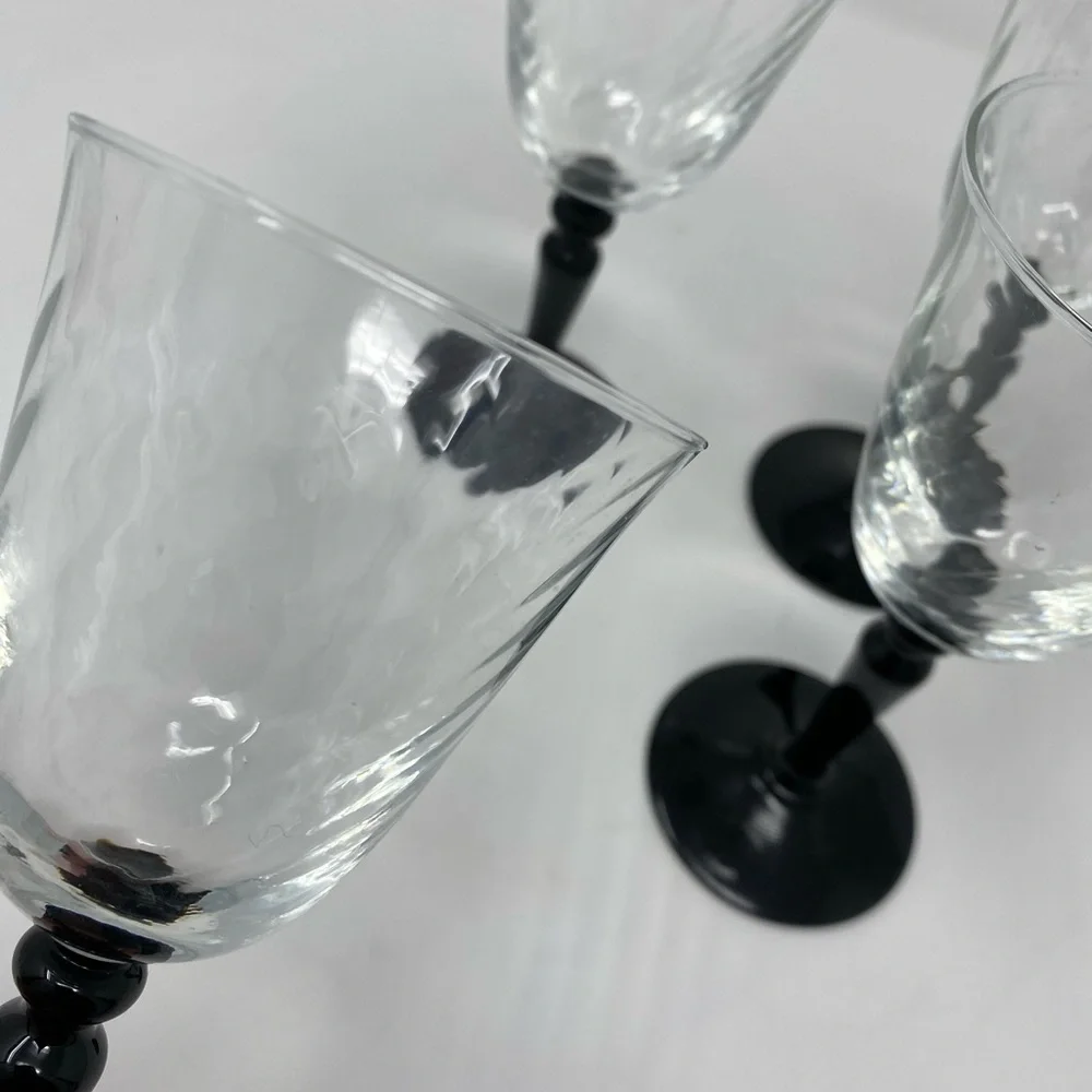 Set of 4 Vintage 1980’s Luminarc Optic Swirl Wine Glasses/Goblets Made in France